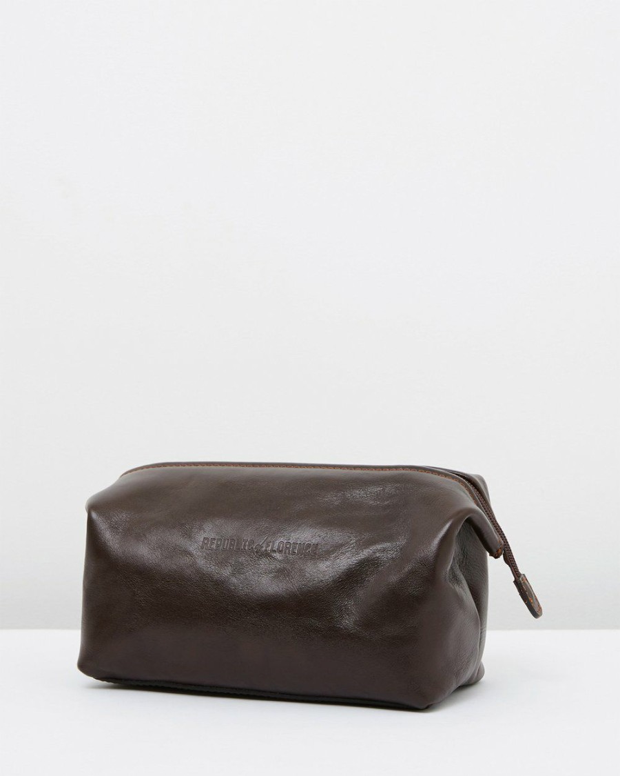 Bags * | Republic Of Florence The Uno Dopp Kit Chocolate