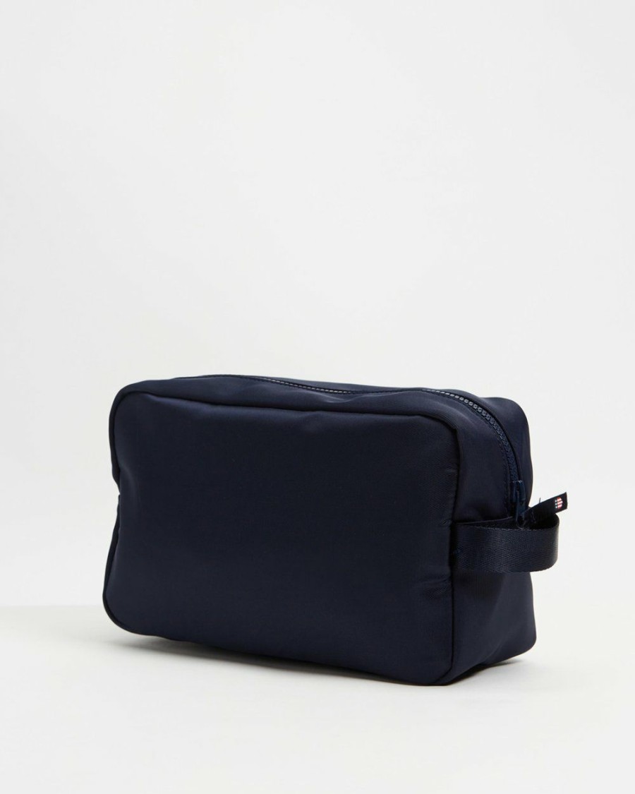 Bags * | Gant Retro Shield Washkit Evening Blue